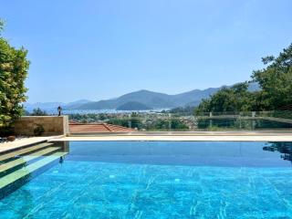 Villa Paradaise is Magnificent Villa with Sea view and infinity Pool - Göcek - 9