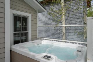 Lux Home with Gas Fireplace, Hot Tub, 8 min to lift 7 - Bunk Room for Kids! home - 6