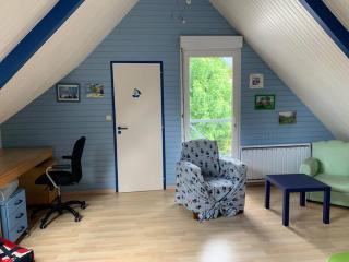 Maison en bois avec vue sur étang de Sandun - 3