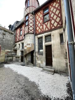 Le petit château du Docteur Cambournac - Bourges - 7