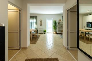 LUXURY STYLISH APARTMENT BURE - 1