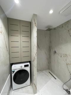 Elegant Urban Escape - 5