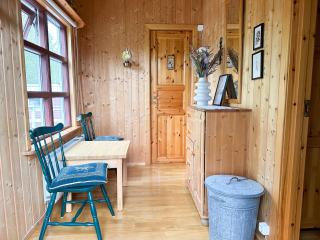 Red Riding Hood Cabin On the Golden Circle Next to Kerið - 1