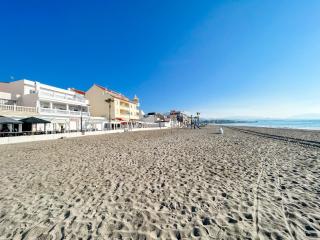 Apartamento en 1ª línea de la playa de Sabinillas con vistas al mar - San Luis de Sabinillas - 1