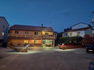 Apartment & Rooms Nora - Rab - 4