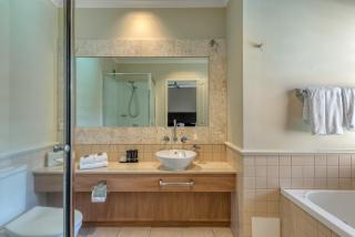 Magnificent 2 bed unit in heart of Port Douglas - Port Douglas - 6