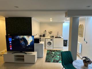 Luxury Studio Apartment - Harrow on the Hill - 7