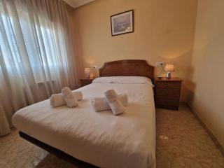 626A Tres dormitorios con garaje by R2R Consulting - 2