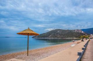 Διαμέρισμα με θέα στη θάλασσα στα Λουτρά Ωραίας Ελένης - Loutra Elenis - 0