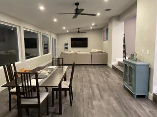 Clear Lake Retreat: Private pool, lakefront - 5