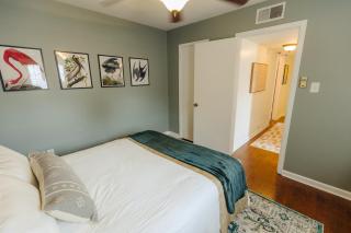 Centrally Located 2BR Overton Square Unit 1 Fast WiFi Free Parking Yes Pets - Memphis - 1