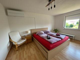 Sonnige 3 Zimmer Wohnung mit schönem Balkon im Grünen - Reutlingen - 0