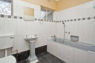 Spacious Holiday Home in Florida Park! Pool! Parking! Fast Wifi! - 2