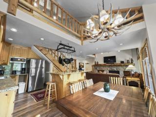 402 Timber Escape at Chapparal! Relaxing Deer Valley Condo with Hot Tub! Close to Skiing & Hiking! condo - Park City - 3