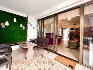 04-JenVin Luxury Homes - Pool view 1bedroom Apartment, North Goa - Goa Velha - 3