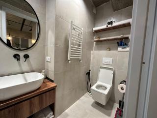 Apartment in Tbilisi next to Courtyard Marriott hotel - Tbilisi - 8