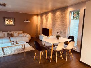 4 Zimmer 11 Personen Wohnung Garten Terrasse Grill 2 Badezimmer - Wuppertal - 0