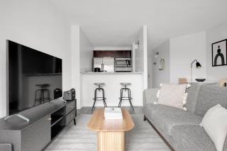 Gold Coast Studio w Gym Lounge 1 block from L CHI-544 - Chicago - 9