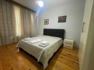 Leones Villa - 1