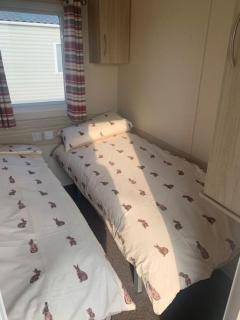 Lovely 6 Berth Caravan At Seawick Holiday Park In Essex Ref 27008S - 6