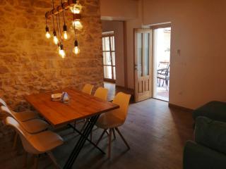 Apartments Dalmatian Stone House - Turanj - 4