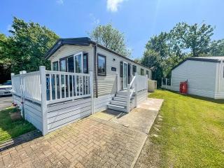Beautiful Caravan With Decking At Carlton Meres Holiday Park, Suffolk Ref 60022M - 9