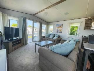 Beautiful Caravan With Decking At Carlton Meres Holiday Park, Suffolk Ref 60022M - 3