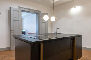 Luxury Old Town Apt, parking - 7