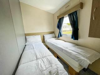 Lovely 8 Berth Caravan At Manor Park Nearby Hunstanton Beach 23107S - 2