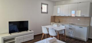 APARTMANI NINI - Rafailovici - 0