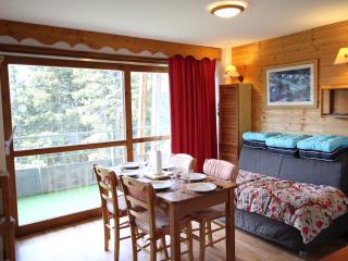 Appartement confortable à Chamrousse 1700, 2ème étage, terrasse sud, proche pistes et commerces - FR-1-549-126 - Chamrousse - 0