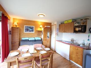 Appartement confortable à Chamrousse 1700, 2ème étage, terrasse sud, proche pistes et commerces - FR-1-549-126 - Chamrousse - 9