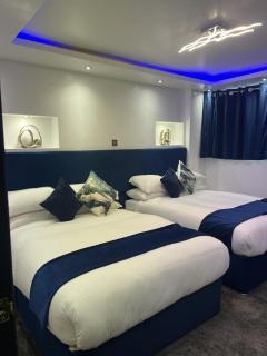 Feathers Suite - 6