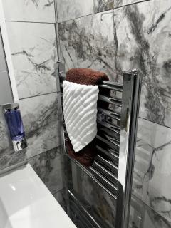 Feathers Suite - 1