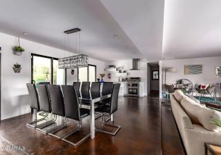 Designer 5 Bd Home, Fountain Pool, Spa, Game Patio - Phoenix - 9