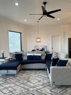 Amazing New House - Waterfront Getaway + Boat Dock - Dandridge - 3
