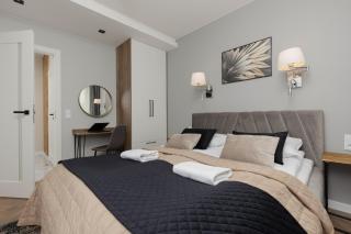 Stunning Family Apartment Ursynów with Parking & Balcony by Noclegi Renters - 1