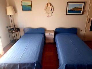 3 bedroom apartment, balcony, great view, full AC - 6