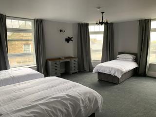 Churchill's Hotel - Wombwell - 9