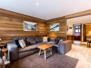 Appartement 2 chambres avec garage, centre village, proche pistes, WiFi - FR-1-437-77 - 0