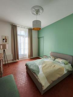 Bright and modern 3-bedroom apartment, 90m2 with Air condition, in Beziers - 0