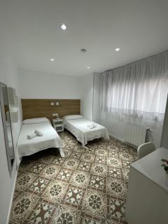 Hostal Nova Barcelona - 8