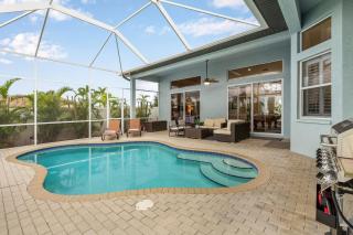 Heated pool, Pool Table, Sleeps 8! - The Cape Coral Getaway - Cape Coral - 0