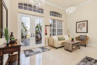 Heated pool, Pool Table, Sleeps 8! - The Cape Coral Getaway - Cape Coral - 6