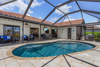 Canal Views, Heated Pool, Sleeps 8! - Magenta Sky and Key Lime Pie - Cape Coral - 0