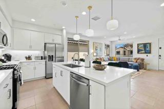 Sunny Oasis 2 BD w/bonus loft, Sleeps 6, Pool, Gym - La Quinta - 5