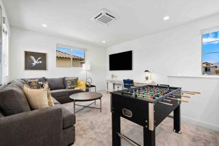 Sunny Oasis 2 BD w/bonus loft, Sleeps 6, Pool, Gym - La Quinta - 1