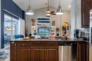 Heated Pool, Cornhole, Dart Board, Sleeps 8! - Villa Lerato - Cape Coral - 1