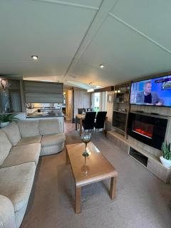 Millfields Holiday Park - Diamond Deluxe - Coastal Caravan Breaks - Ingoldmells - 0