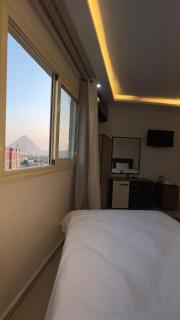 pyramids tower view inn - 3